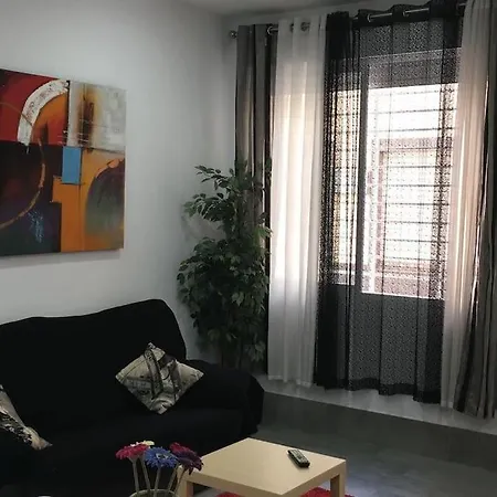 Apartment A, A 3 Minutos De La Estacion De Bus Y Tren *